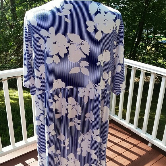 BOUTIQUE FLORAL/STRIPED SHORT SLEEVES TOP SIZE:2X - Picture 3 of 7